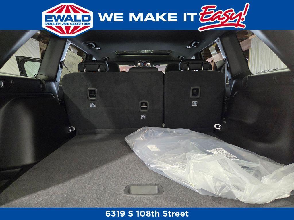 new 2025 Jeep Grand Cherokee car, priced at $39,993