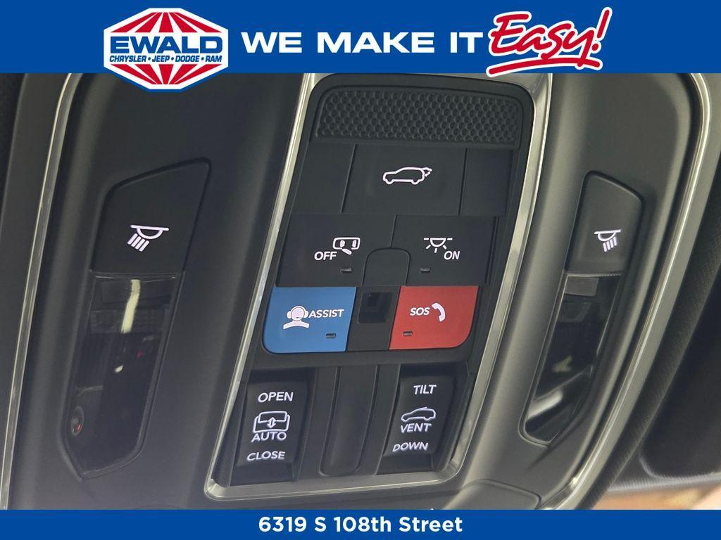 new 2025 Jeep Grand Cherokee car, priced at $39,993