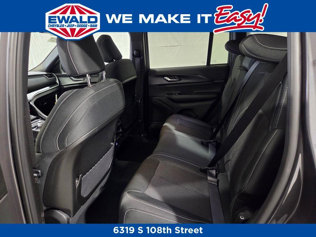 new 2025 Jeep Grand Cherokee car, priced at $39,993