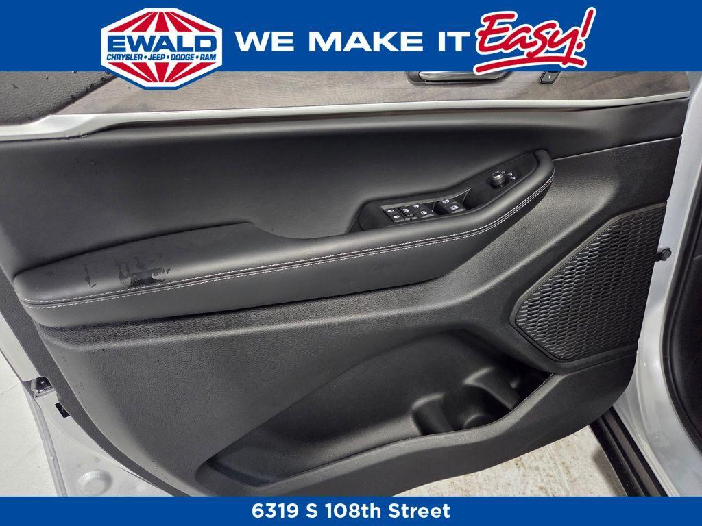 new 2025 Jeep Grand Cherokee L car, priced at $49,781