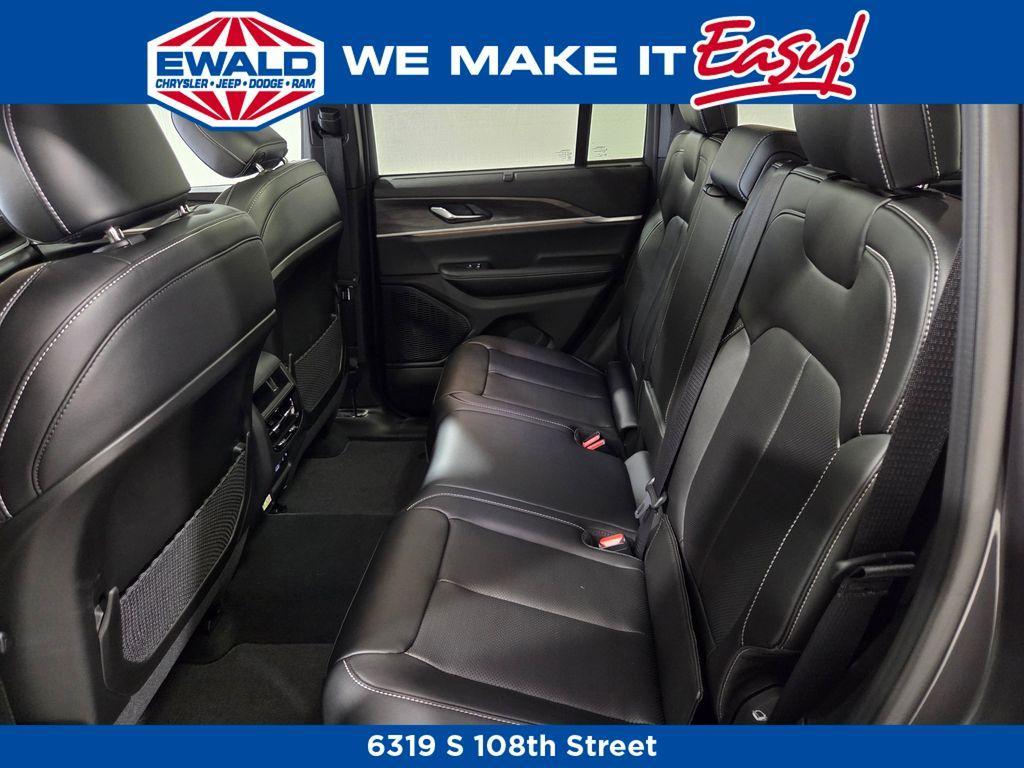 new 2025 Jeep Grand Cherokee car, priced at $50,215