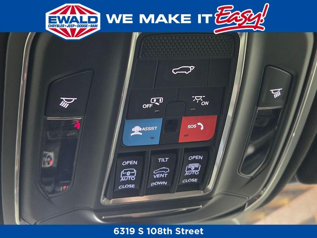 new 2025 Jeep Grand Cherokee car, priced at $50,215