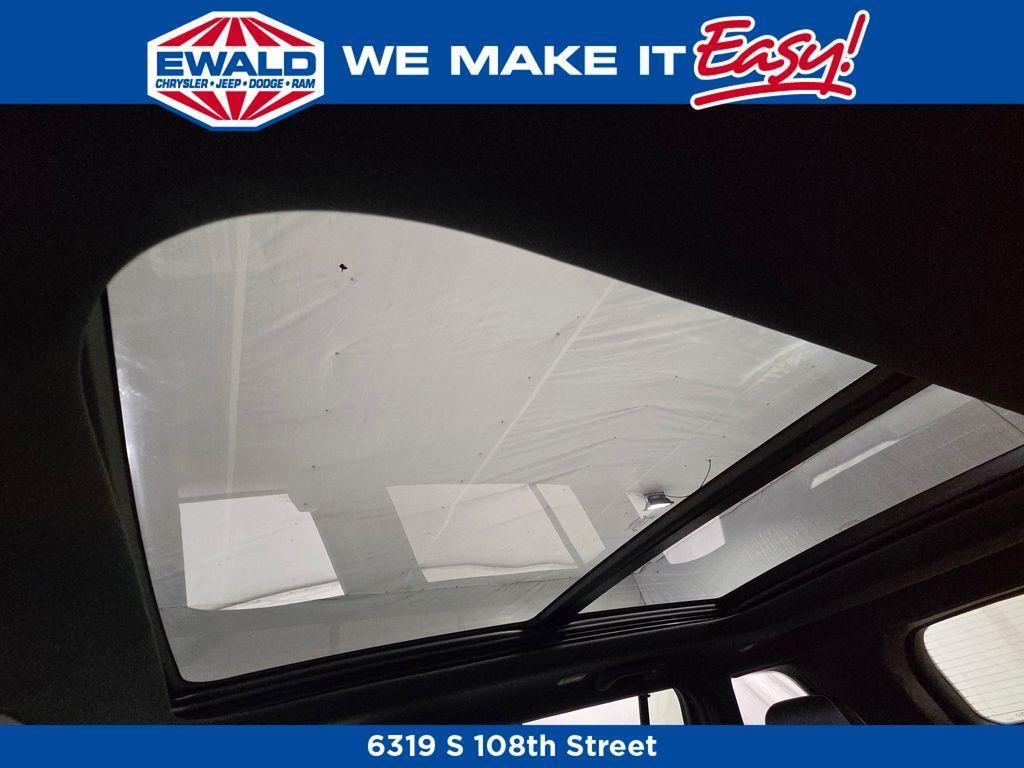 new 2025 Jeep Grand Cherokee car, priced at $50,215