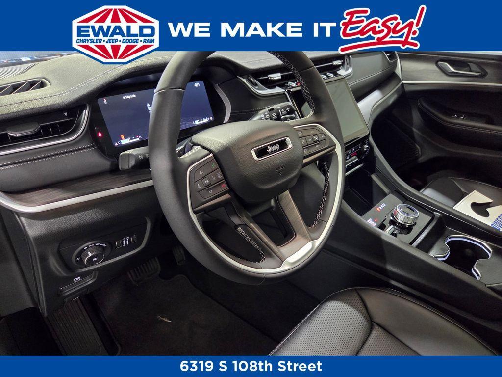 new 2025 Jeep Grand Cherokee car, priced at $50,215