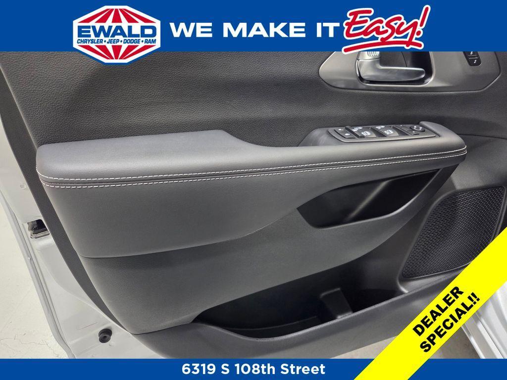 new 2026 Chrysler Pacifica car, priced at $40,812