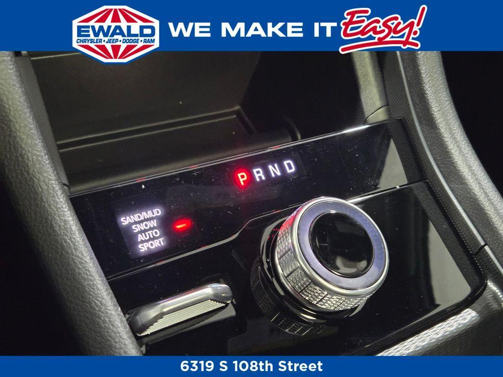 new 2025 Jeep Grand Cherokee car