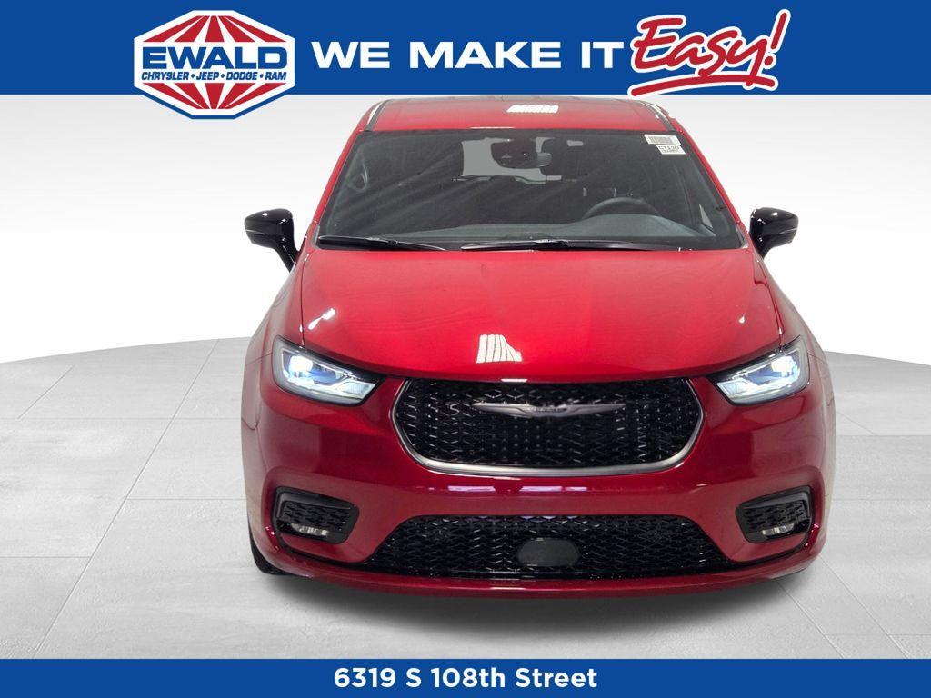 new 2026 Chrysler Pacifica car, priced at $43,257