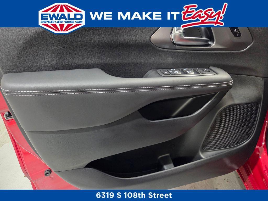 new 2026 Chrysler Pacifica car, priced at $43,257