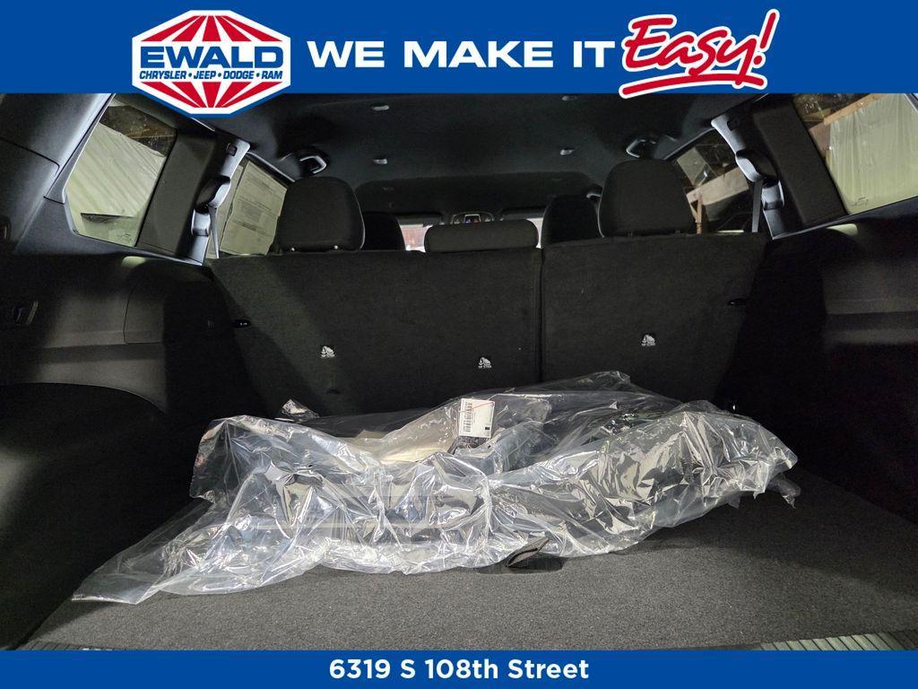 new 2026 Jeep Cherokee car, priced at $40,547