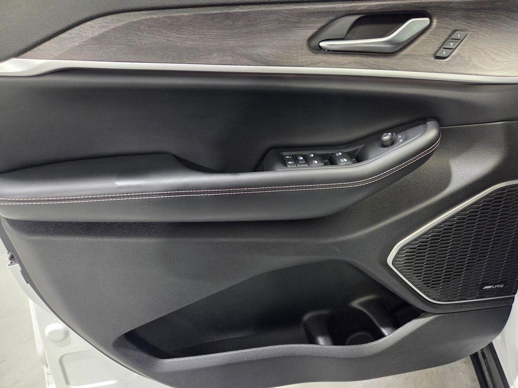 used 2023 Jeep Grand Cherokee car, priced at $32,300