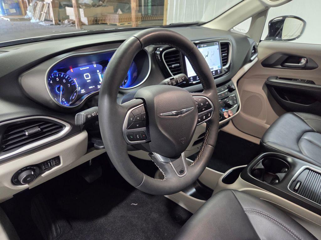 used 2024 Chrysler Pacifica car, priced at $27,265