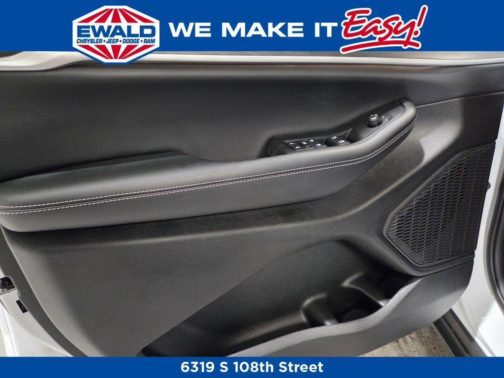 new 2025 Jeep Grand Cherokee L car, priced at $49,735