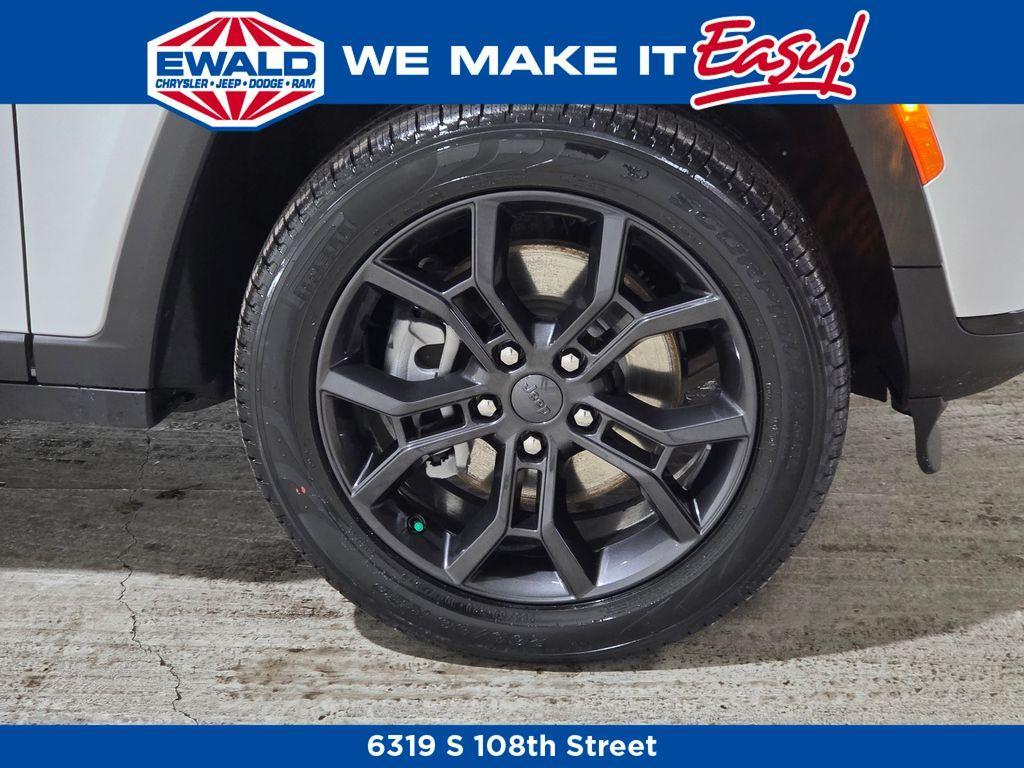 new 2025 Jeep Grand Cherokee L car, priced at $49,735