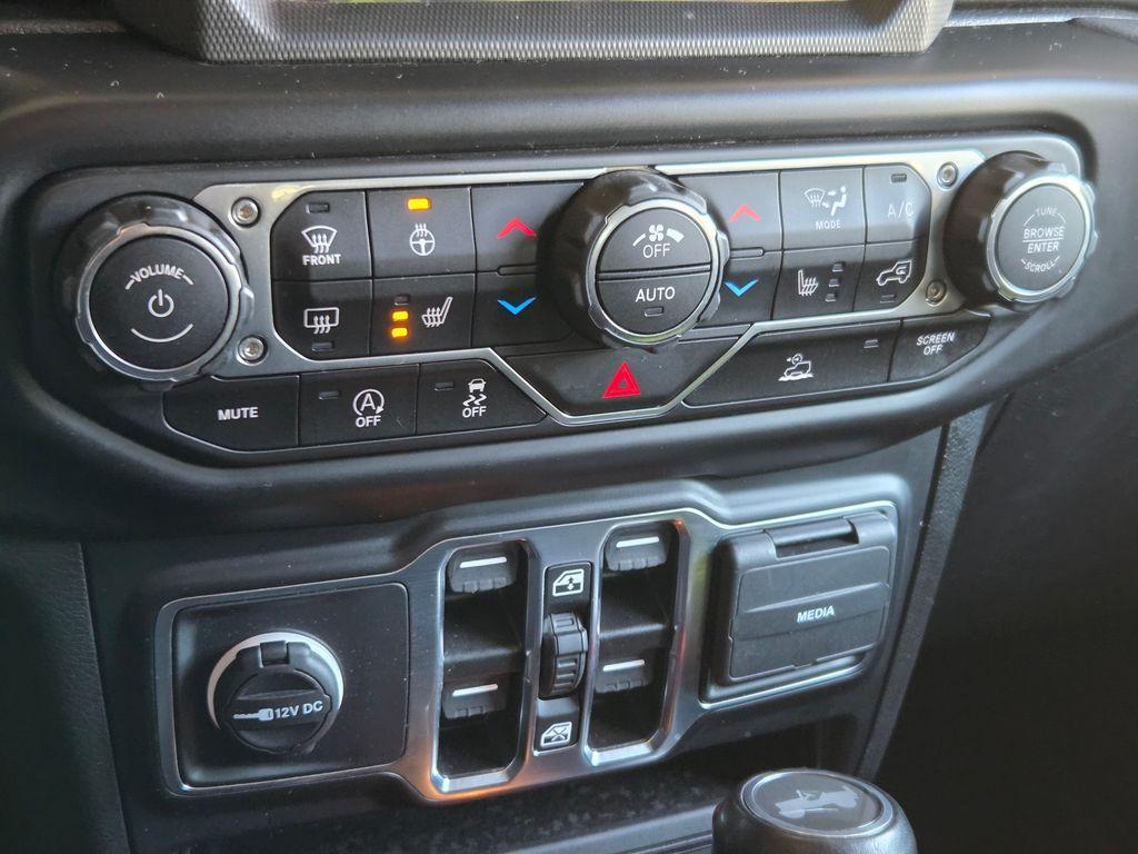 used 2022 Jeep Wrangler Unlimited car, priced at $33,410