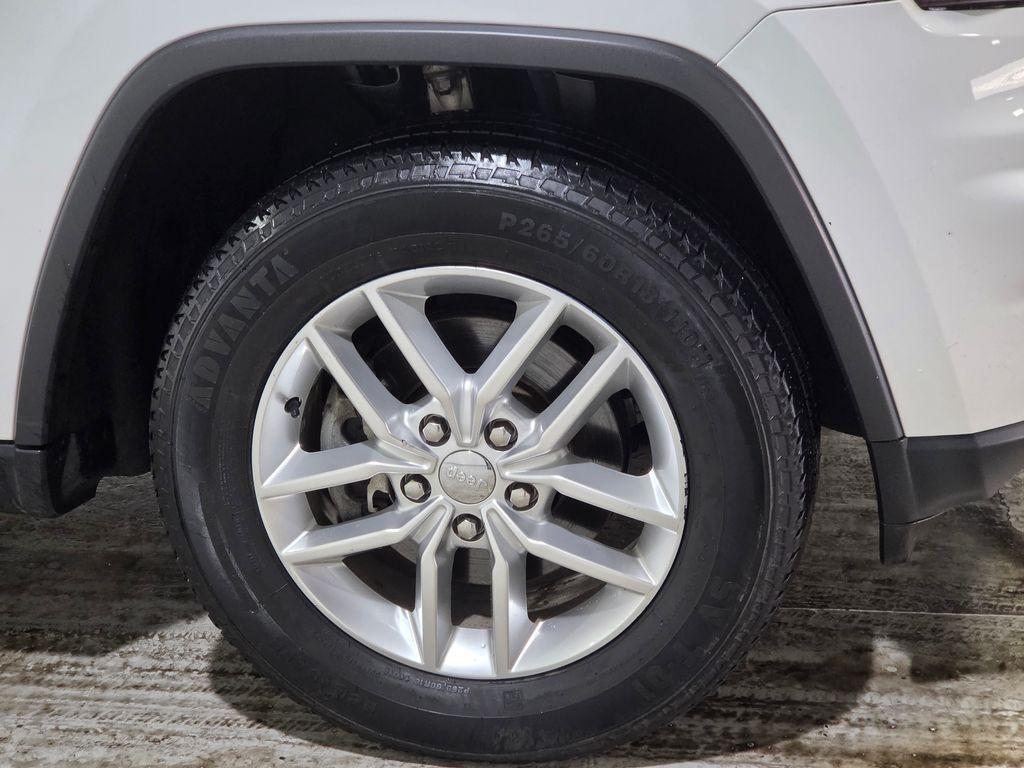 used 2017 Jeep Grand Cherokee car, priced at $14,000