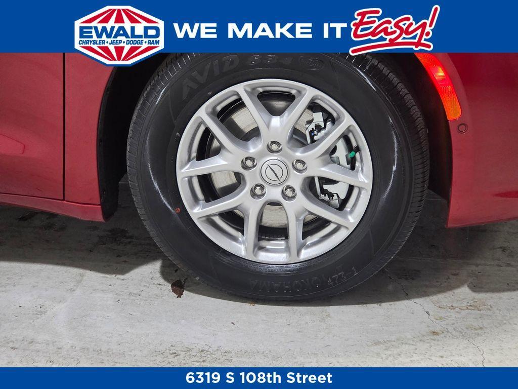 new 2026 Chrysler Pacifica car, priced at $43,164