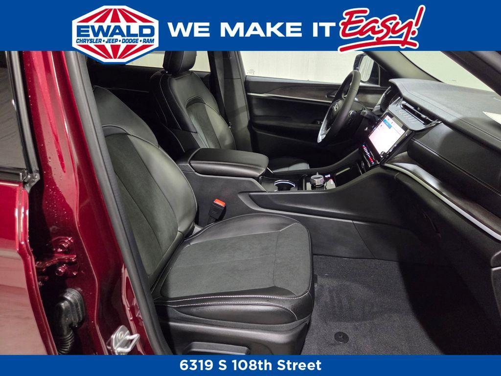new 2026 Jeep Grand Cherokee car, priced at $43,453