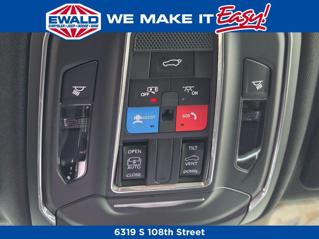 new 2026 Jeep Grand Cherokee car, priced at $43,453