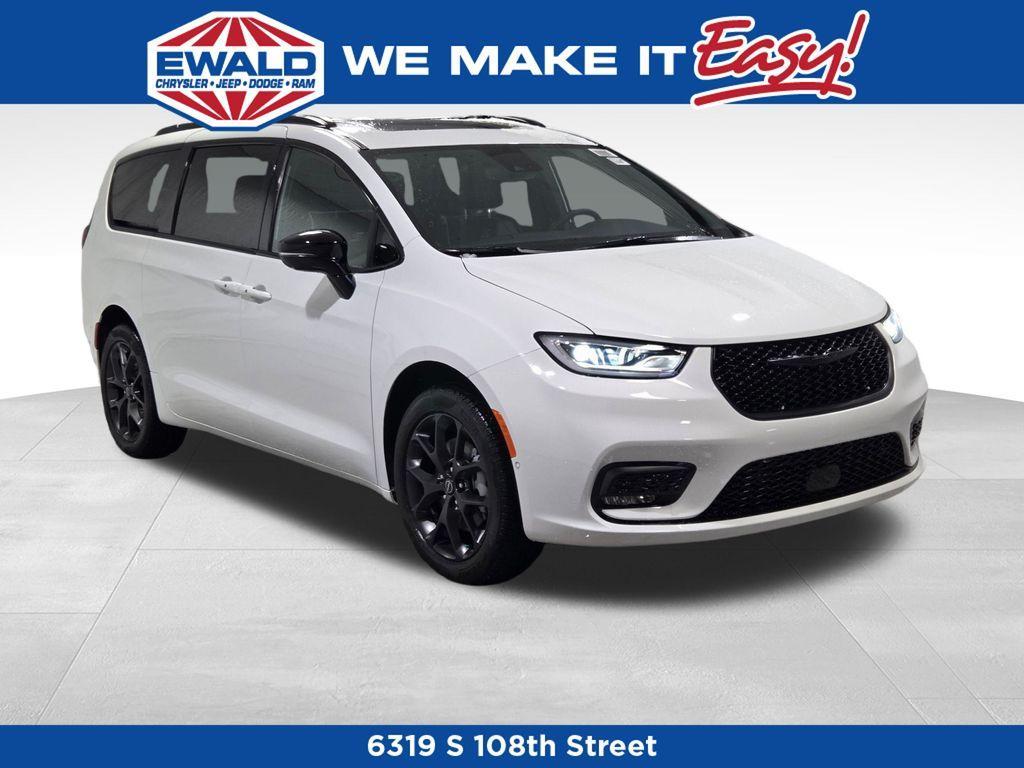 new 2026 Chrysler Pacifica car, priced at $51,646