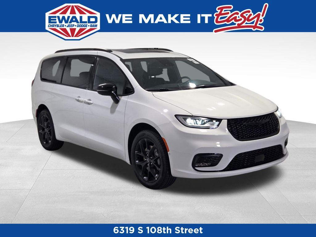 new 2026 Chrysler Pacifica car, priced at $51,646