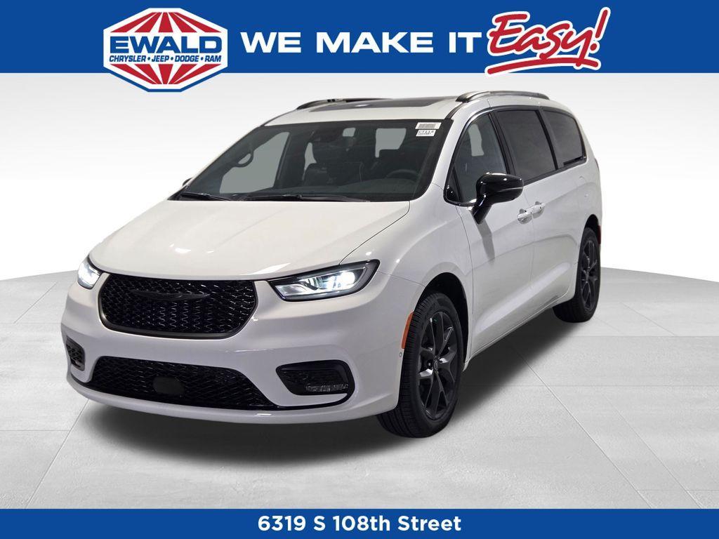 new 2026 Chrysler Pacifica car, priced at $51,646