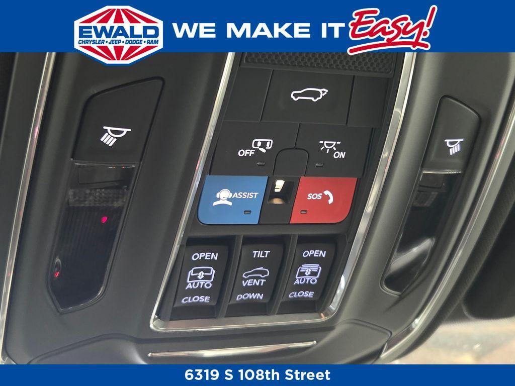 new 2025 Jeep Grand Cherokee car, priced at $50,215