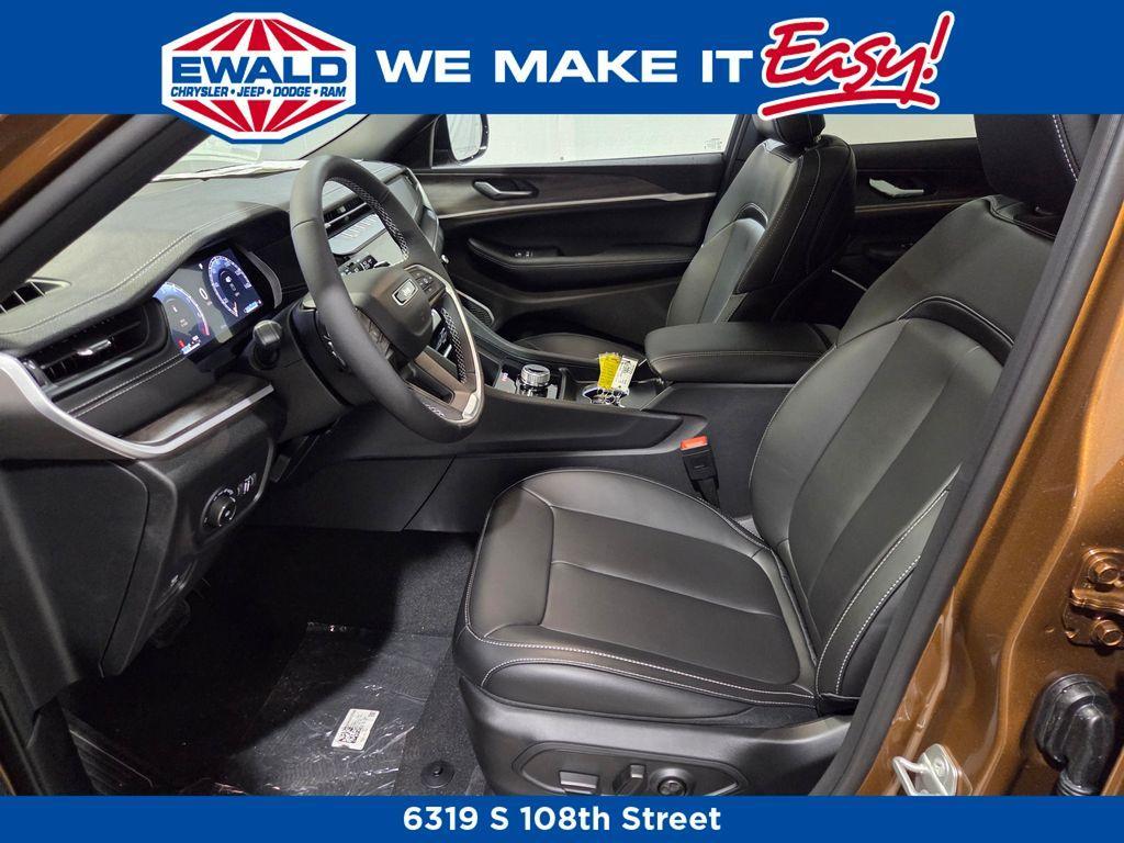 new 2026 Jeep Grand Cherokee car, priced at $46,805