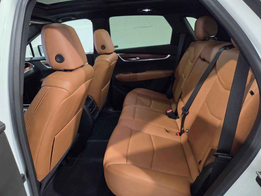 used 2022 Cadillac XT5 car, priced at $31,000