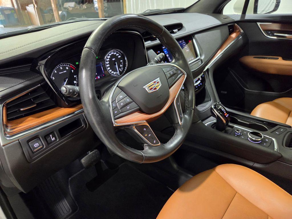 used 2022 Cadillac XT5 car, priced at $31,000