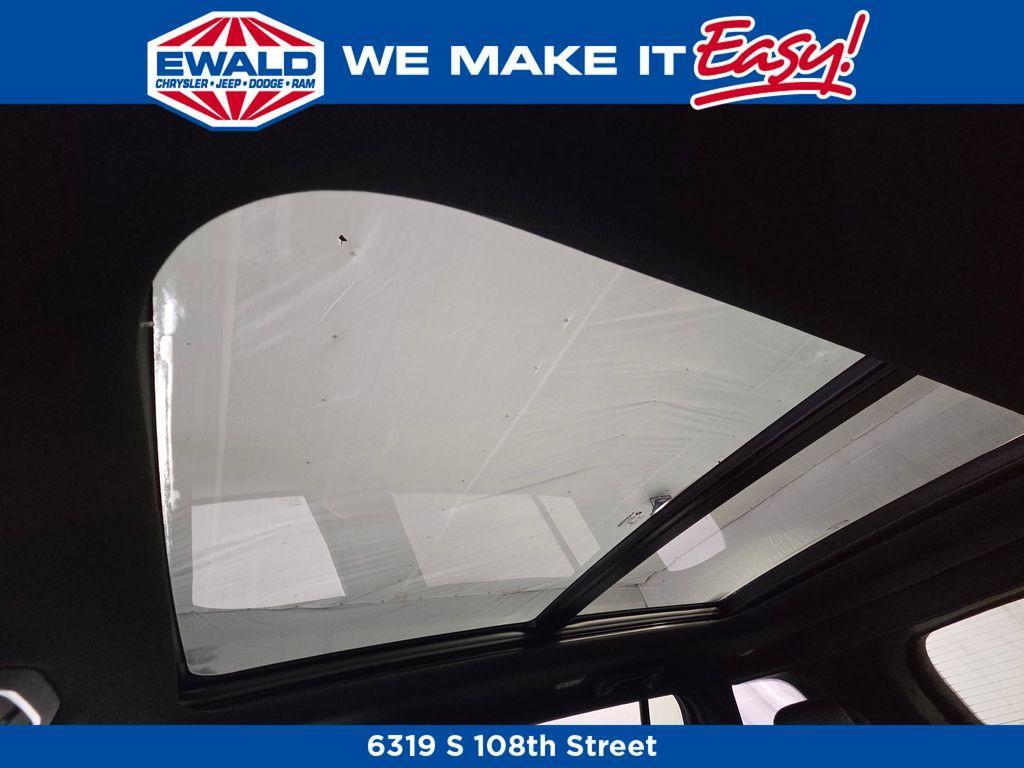 new 2025 Jeep Grand Cherokee car, priced at $47,945