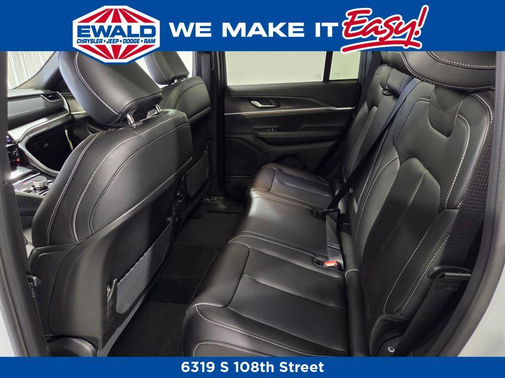 new 2025 Jeep Grand Cherokee car, priced at $47,945