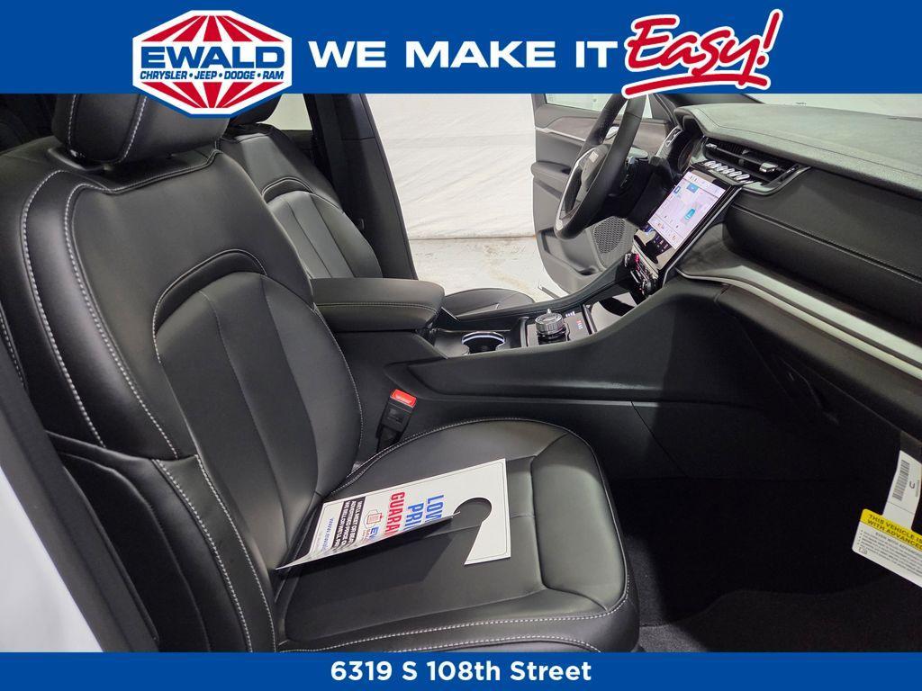 new 2025 Jeep Grand Cherokee car, priced at $47,945