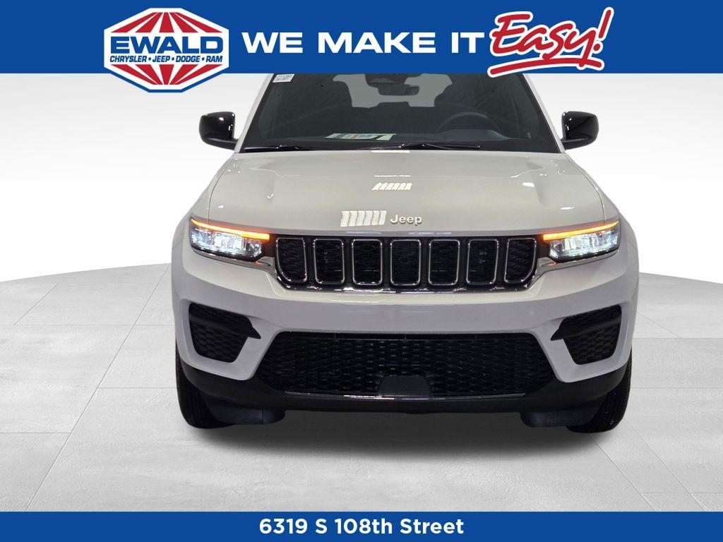 new 2026 Jeep Grand Cherokee car, priced at $39,606