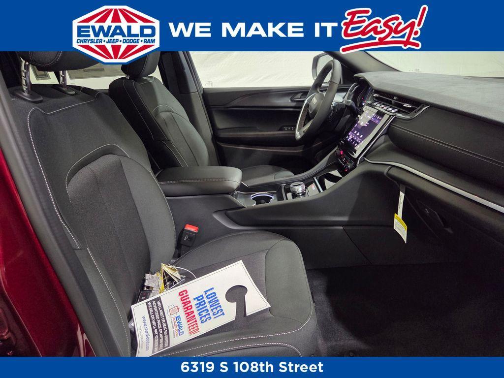 new 2025 Jeep Grand Cherokee car, priced at $35,905