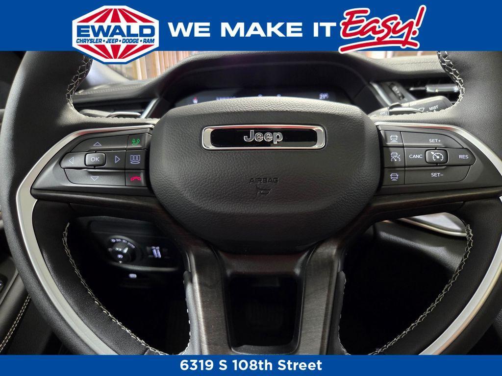 new 2025 Jeep Grand Cherokee car, priced at $47,935