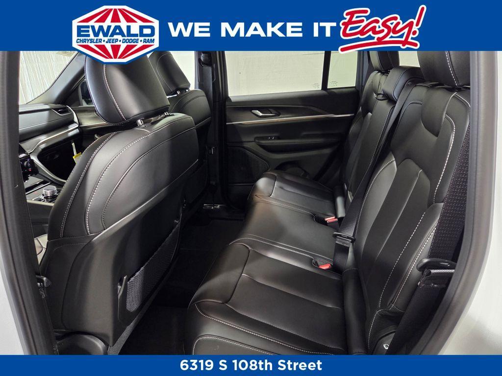 new 2025 Jeep Grand Cherokee car, priced at $47,935