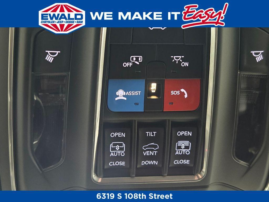 new 2025 Jeep Grand Cherokee car, priced at $47,935