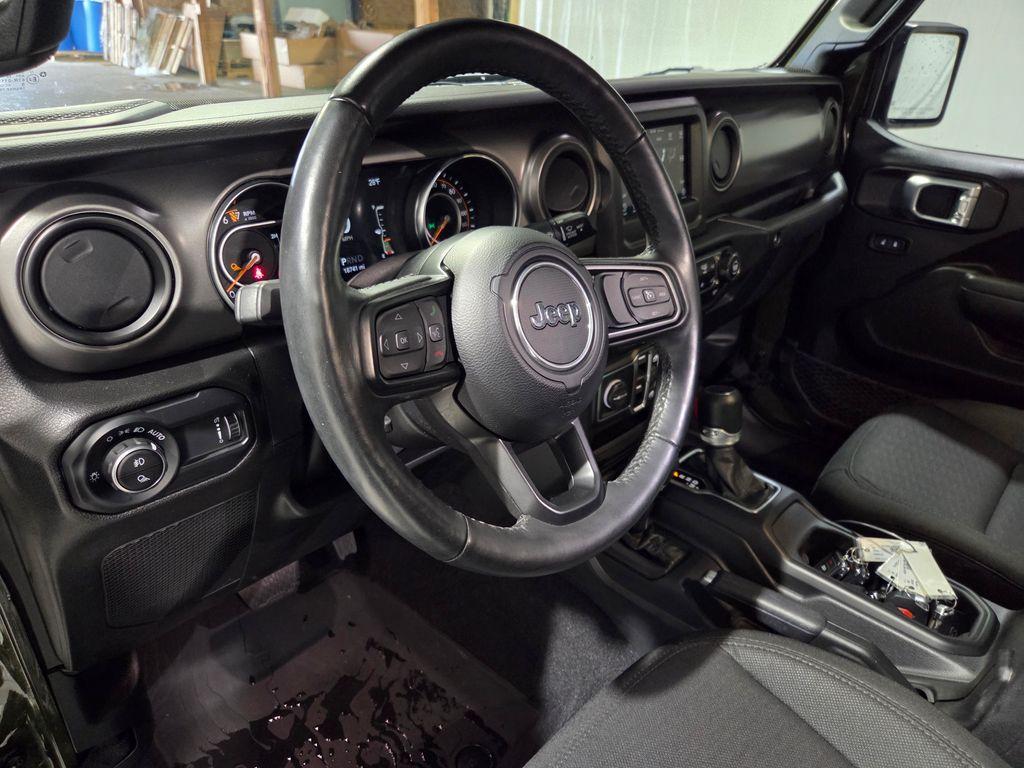 used 2023 Jeep Gladiator car, priced at $33,165