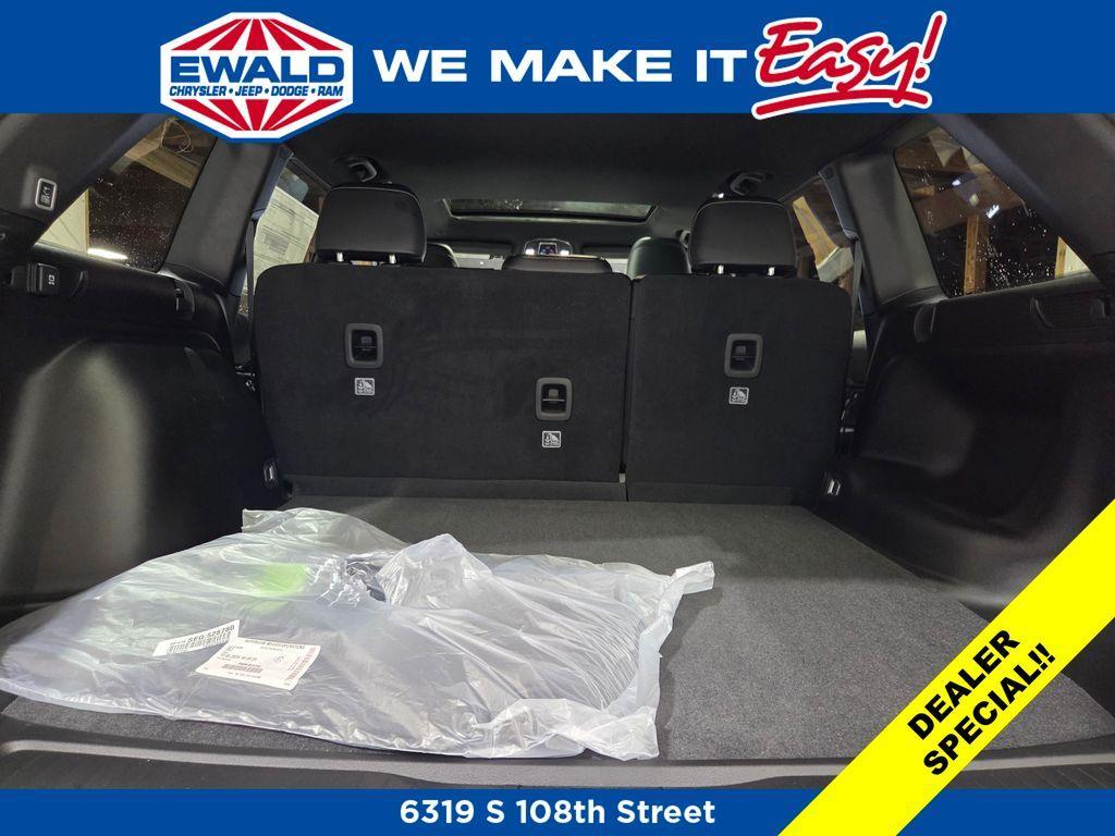 new 2025 Jeep Grand Cherokee car, priced at $36,819