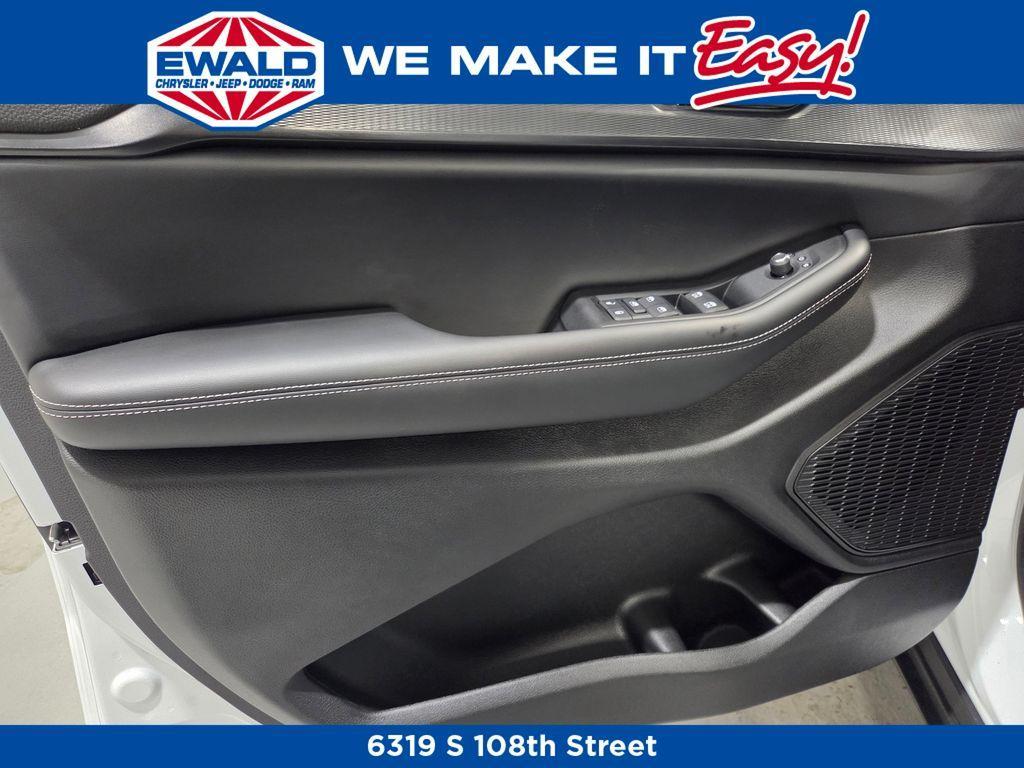 new 2025 Jeep Grand Cherokee L car, priced at $42,881