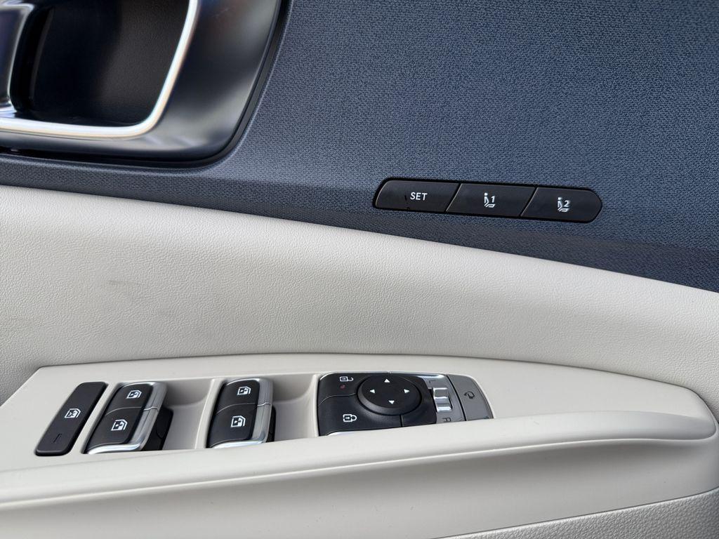 new 2026 Kia Carnival Hybrid car, priced at $43,421