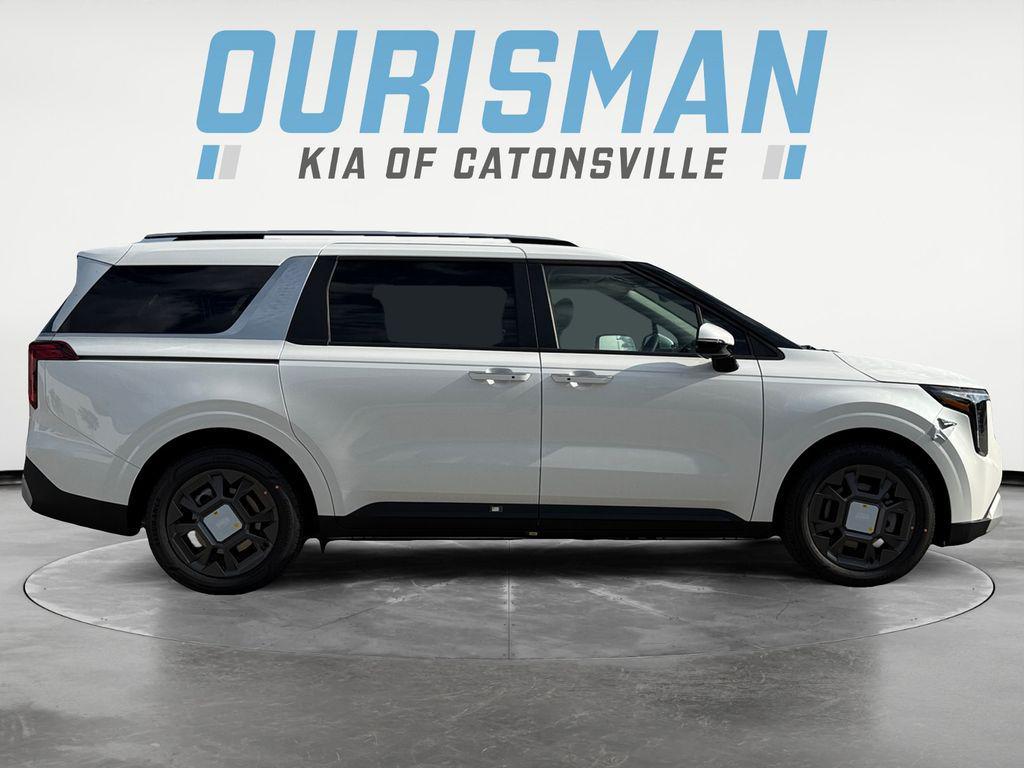 new 2026 Kia Carnival Hybrid car, priced at $43,421