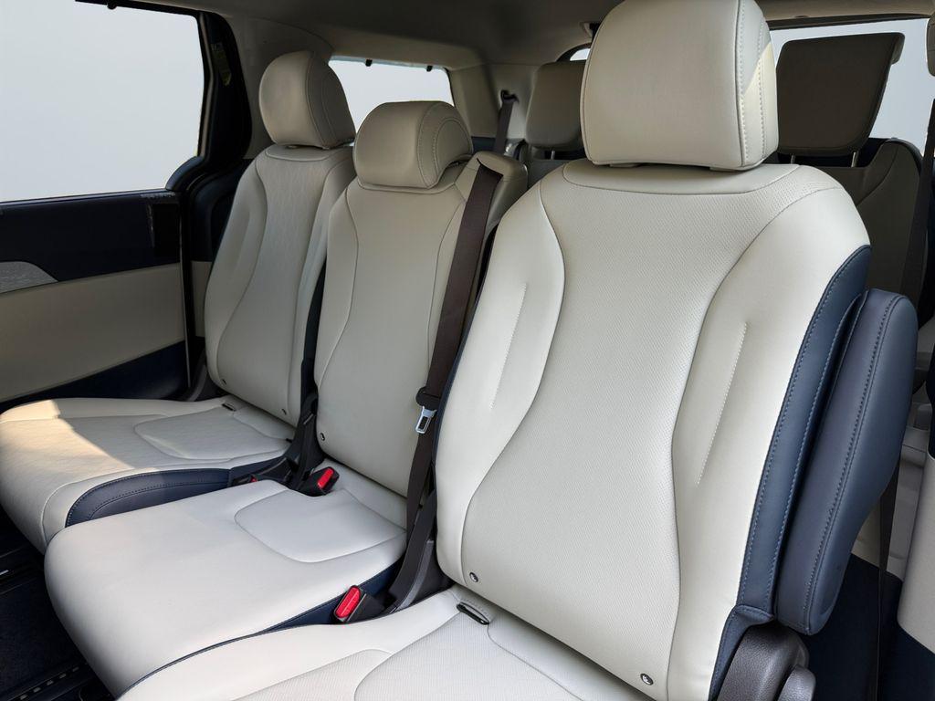 new 2026 Kia Carnival Hybrid car, priced at $43,421