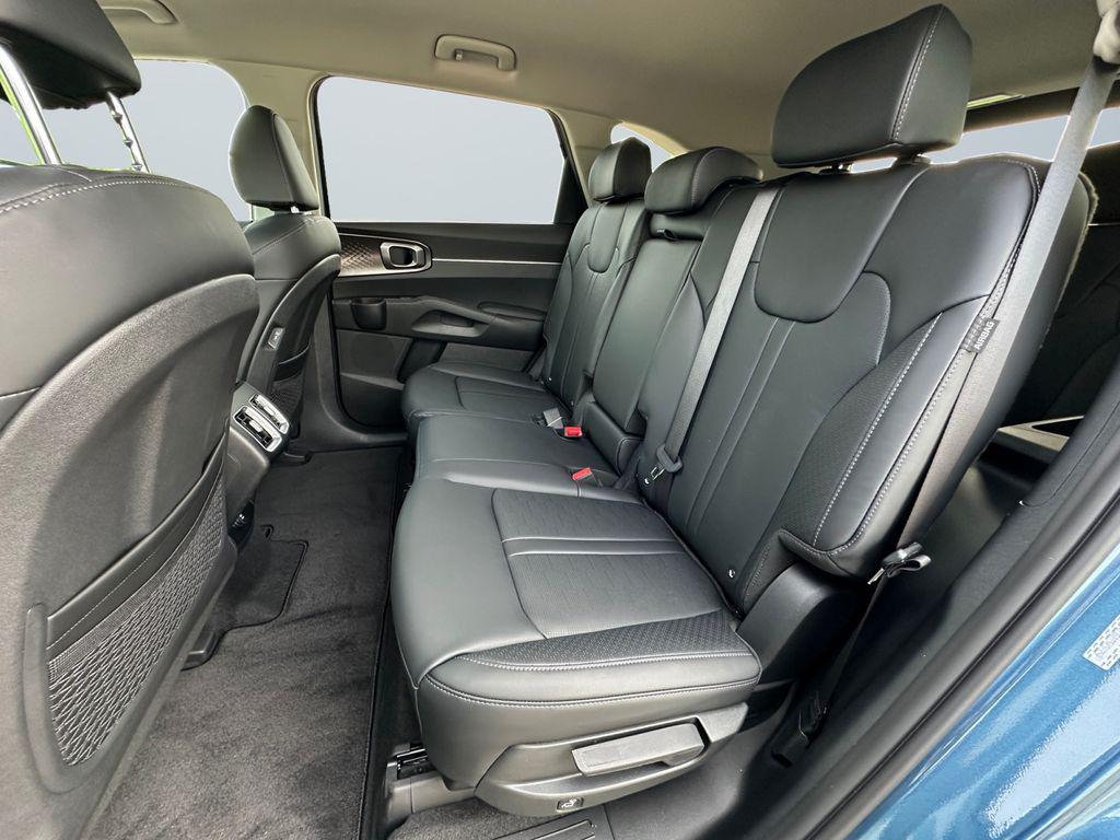 new 2026 Kia Sorento Hybrid car, priced at $41,899