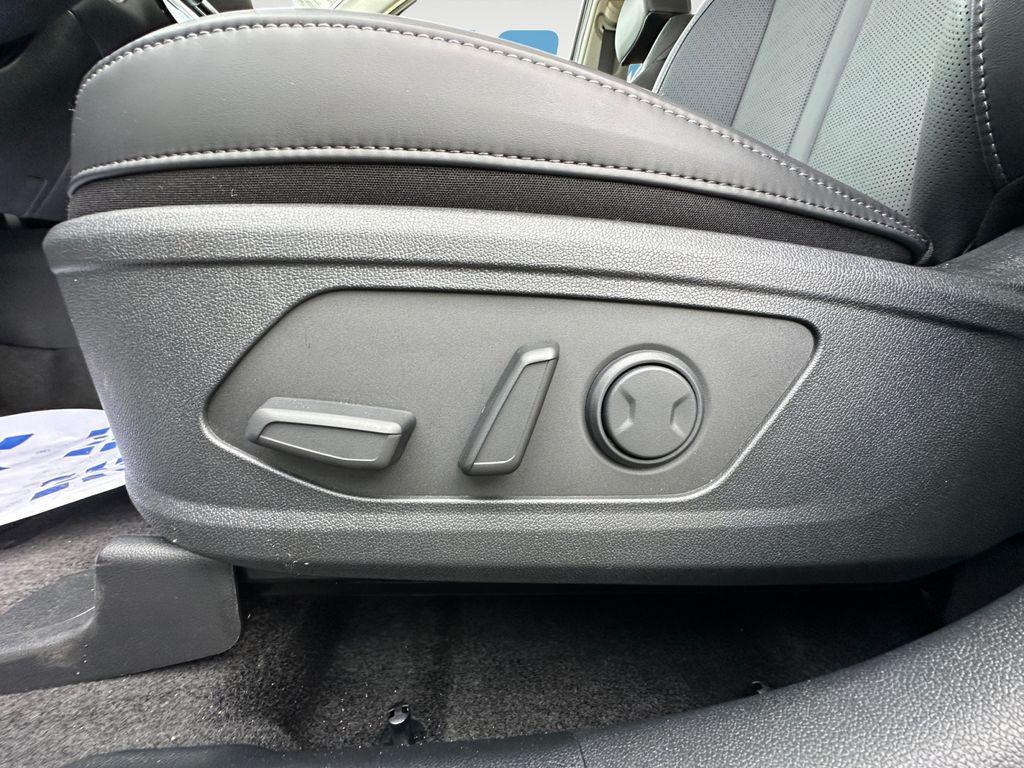 new 2026 Kia Sorento Hybrid car, priced at $41,899