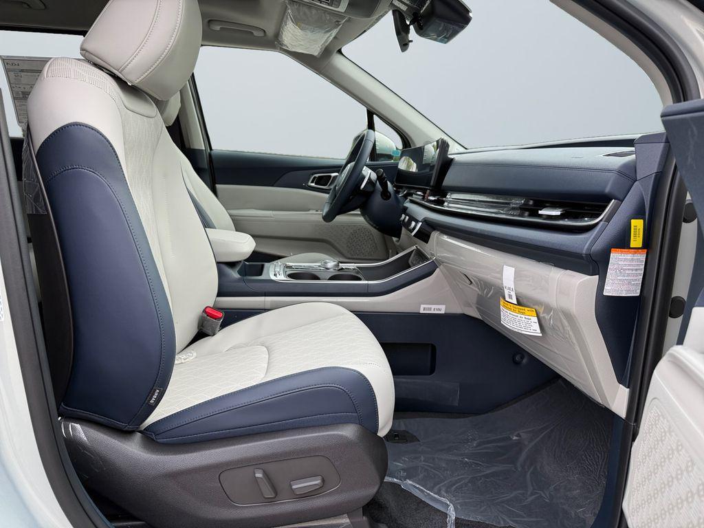 new 2026 Kia Carnival Hybrid car, priced at $48,350