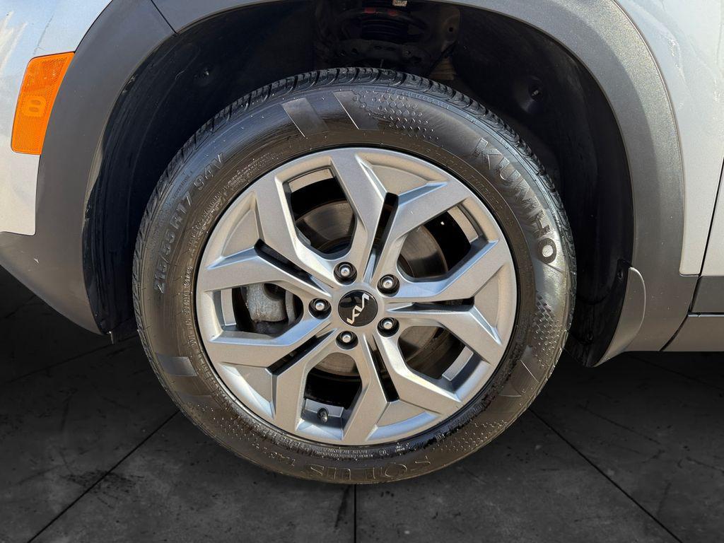 used 2024 Kia Seltos car, priced at $22,400