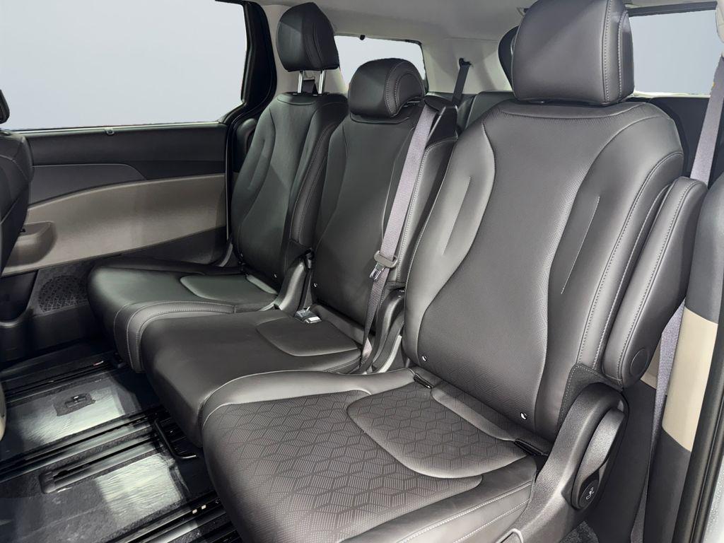 new 2026 Kia Carnival Hybrid car, priced at $43,570