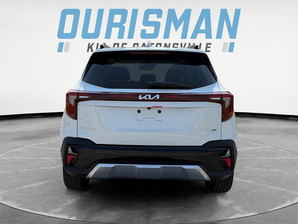 new 2026 Kia Seltos car, priced at $28,061