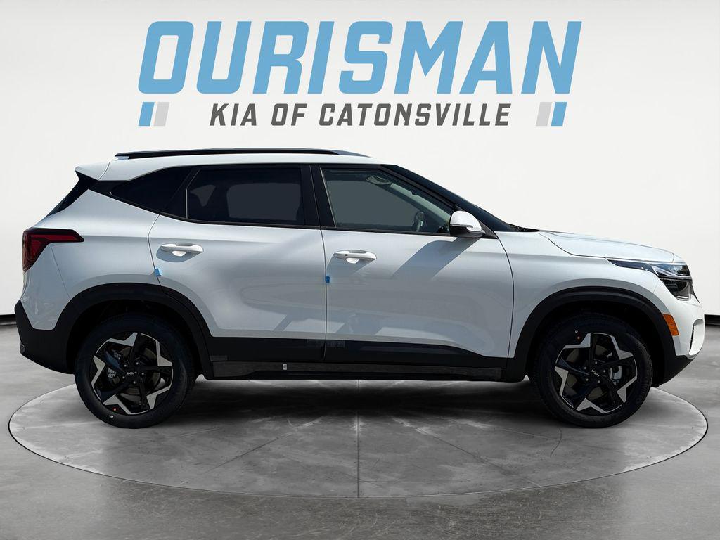 new 2026 Kia Seltos car, priced at $28,061